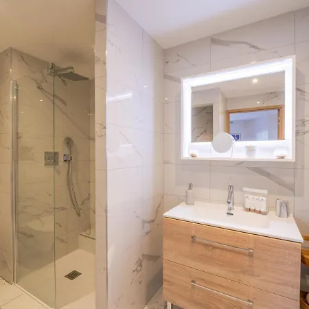 아파트 Moderne Proche Des Pistes Avec Parking Et Wifi - Fr-1-563-128